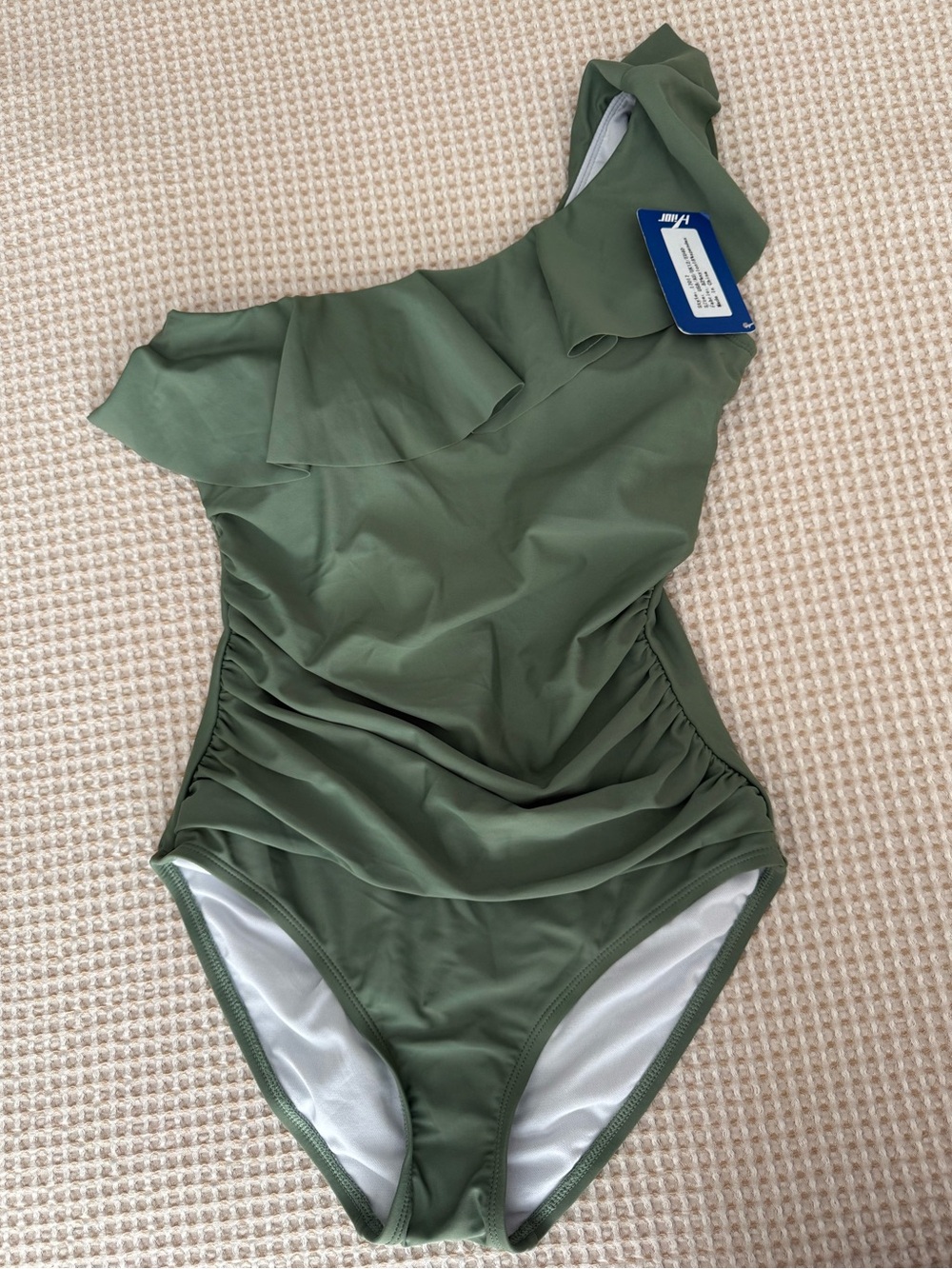 ✨NWT✨Olive One-Shoulder Ruffle One-Piece Swimsuit